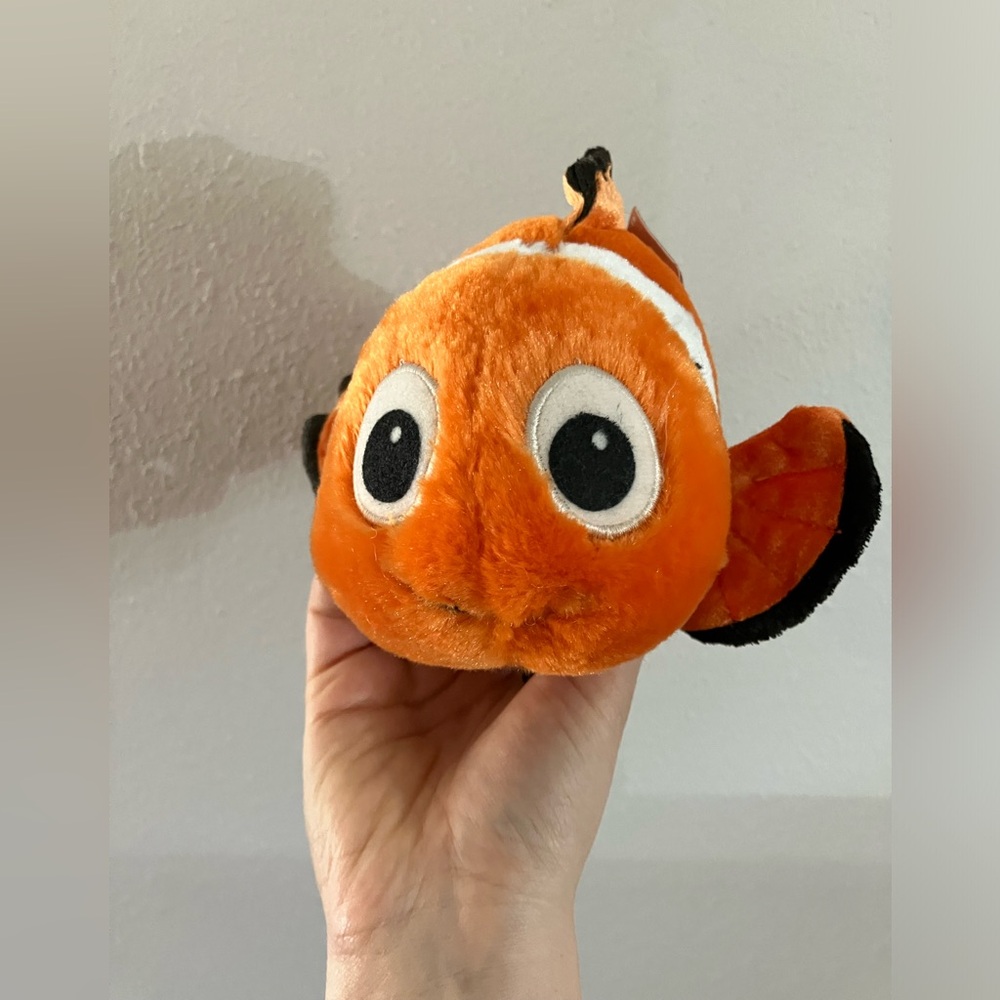 Disney world Finding Nemo plush NWT